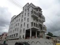 Hotel Raj Palace Hotels in Hivare Zare