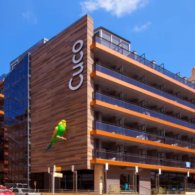 Hotel Cuco Отели рядом с достопримечательностью «Пляж Поньенте»