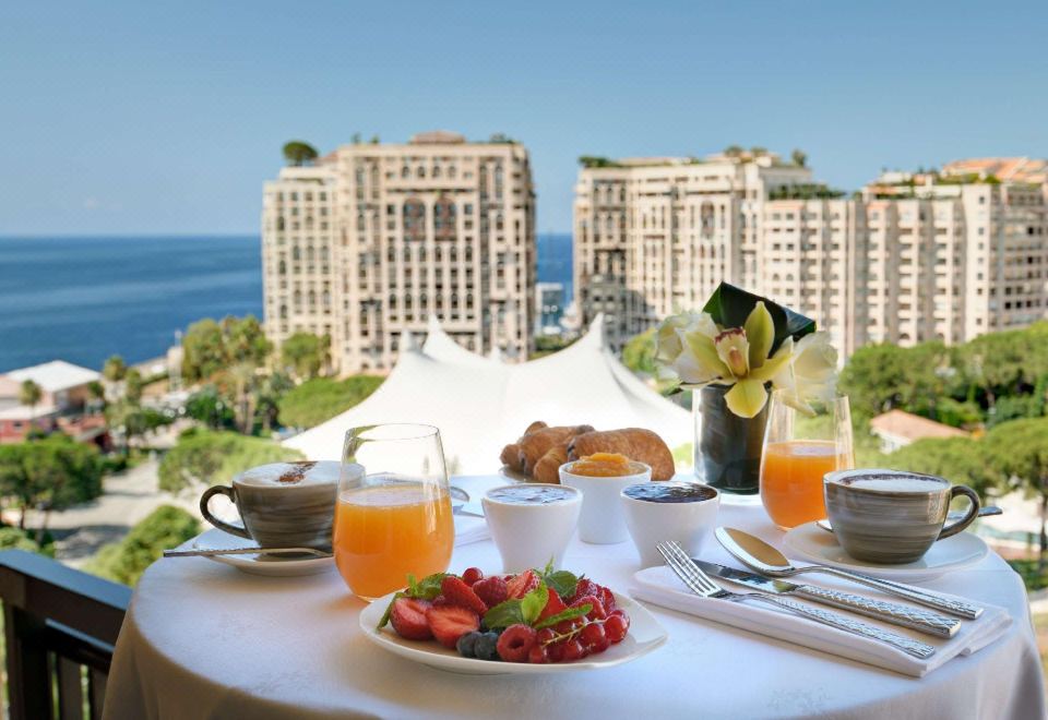 콜럼버스 호텔 몬테카를로, 큐리오 컬렉션 바이 힐튼