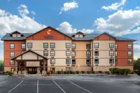 Comfort Inn & Suites Branson Meadows Отели рядом с достопримечательностью «Bobby Vinton Theatre»