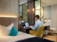 هيتسل هوتل شتوتجارت Hotels near فَنجِن