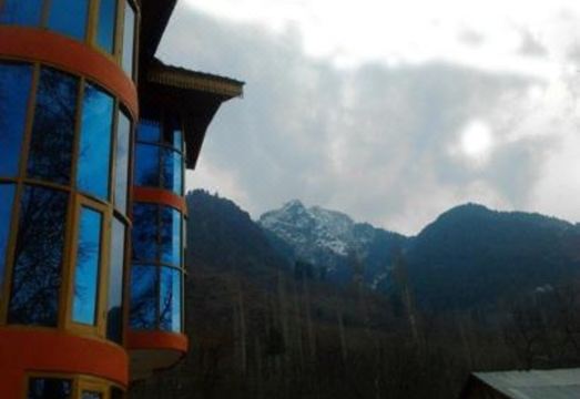 Kashmir Holiday Inn