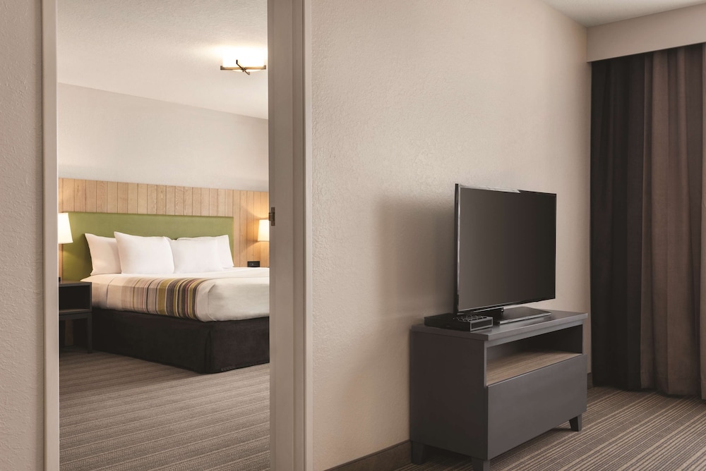 Country Inn & Suites by Radisson, Green Bay East, WI