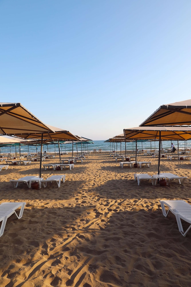 Miramare Beach Hotel