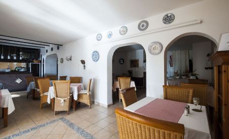 Don Carlos Friendly Hotel - Housity