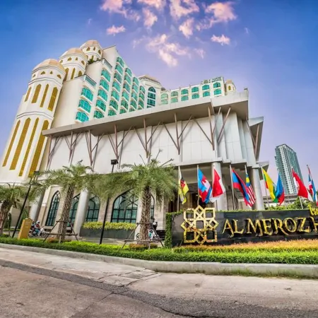Al Meroz Hotel Bangkok - the Leading Halal Hotel Отели рядом с достопримечательностью «Станция экспресс-поезда Ramkhamhaeng»
