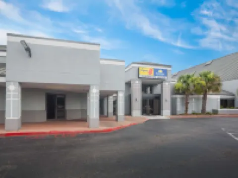 Super 8 by Wyndham Mobile I-65 Hotels in Mobile