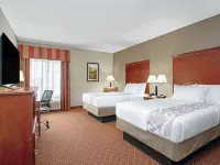 La Quinta Inn & Suites by Wyndham Fairfield TX Hotels in Freestone County
