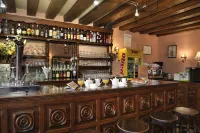 LOGIS Auberge à la Tête de Lard Hôtels à : Salbris