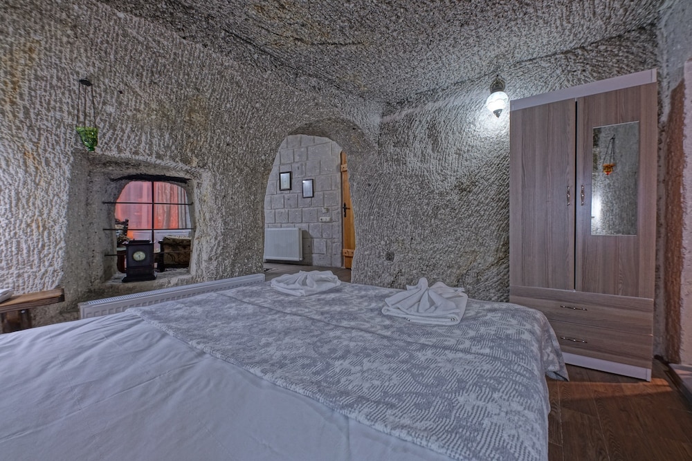 Angel Cave Suite