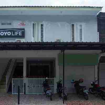 OYO Life 2498 Kost Putri Purimas 23 Others