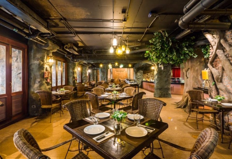 2. 당 덤 카오산..