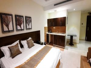 Golden New Hira Hotel