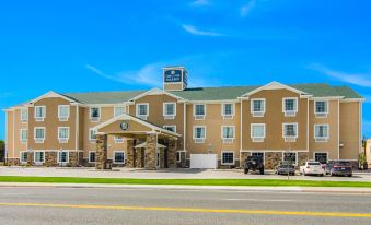 Cobblestone Hotel & Suites - Torrington