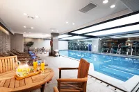 Fraser Place Central Seoul - Swimmingpools
