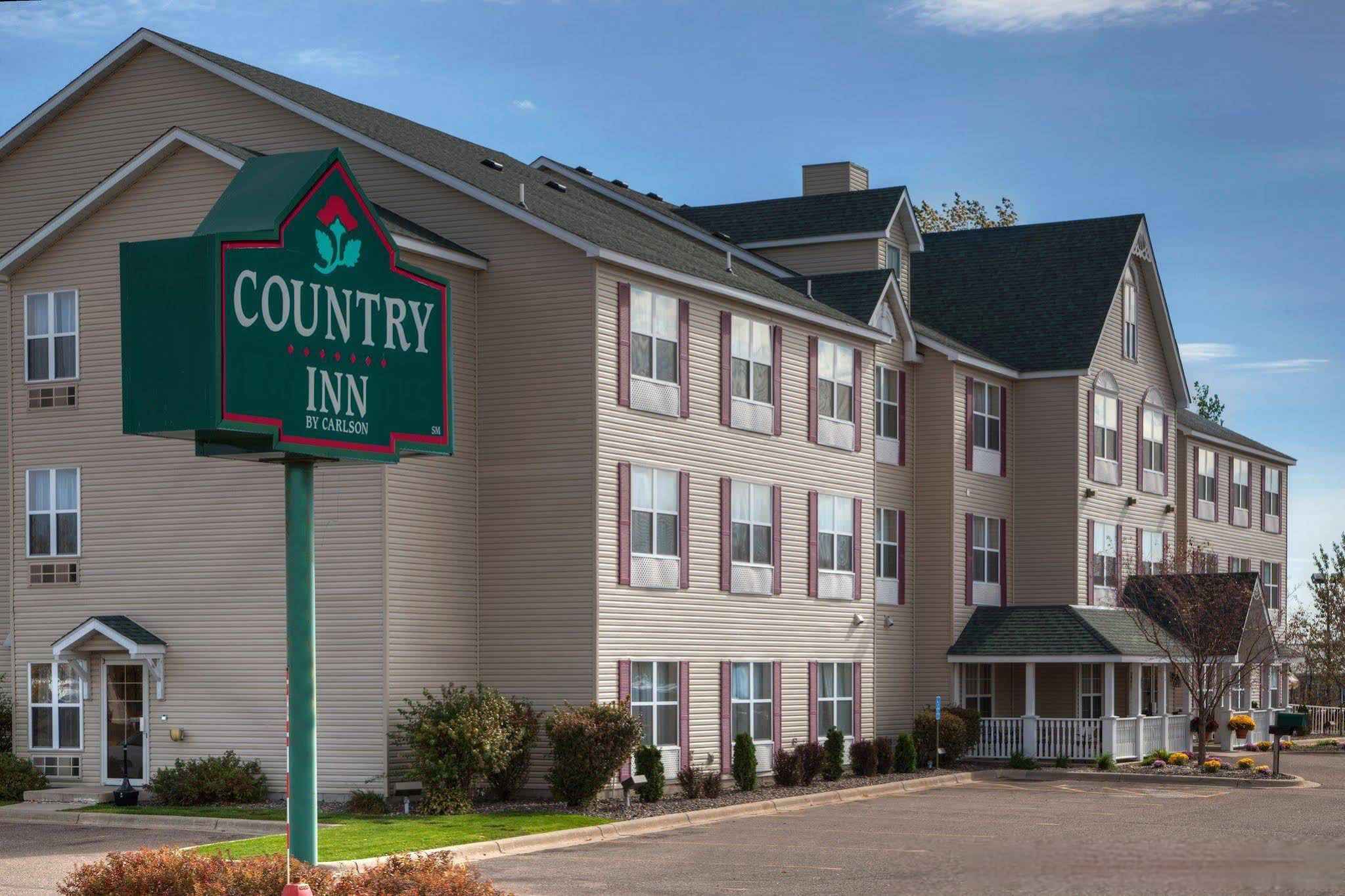 Country Inn & Suites by Radisson, Forest Lake, MN