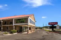 Red Roof Inn Atlanta - Kennesaw State University Hotels near Winkenhofer Pine Ridge Funeral Home & Memorial Park