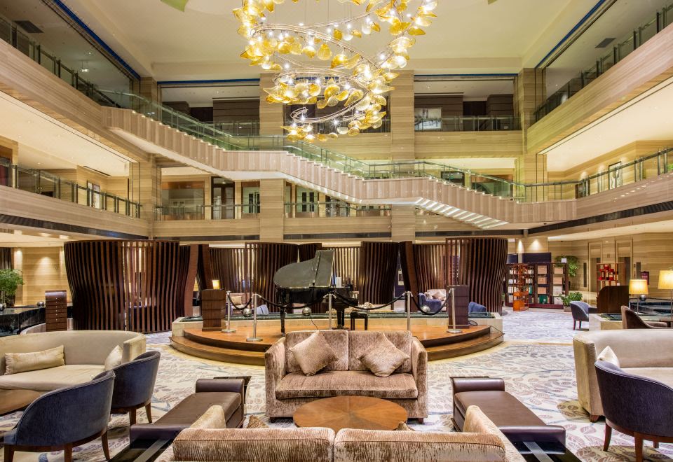 4. 크라운 플라자 ..