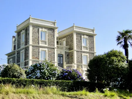 Indiana Colonial Style House Villa Auristela