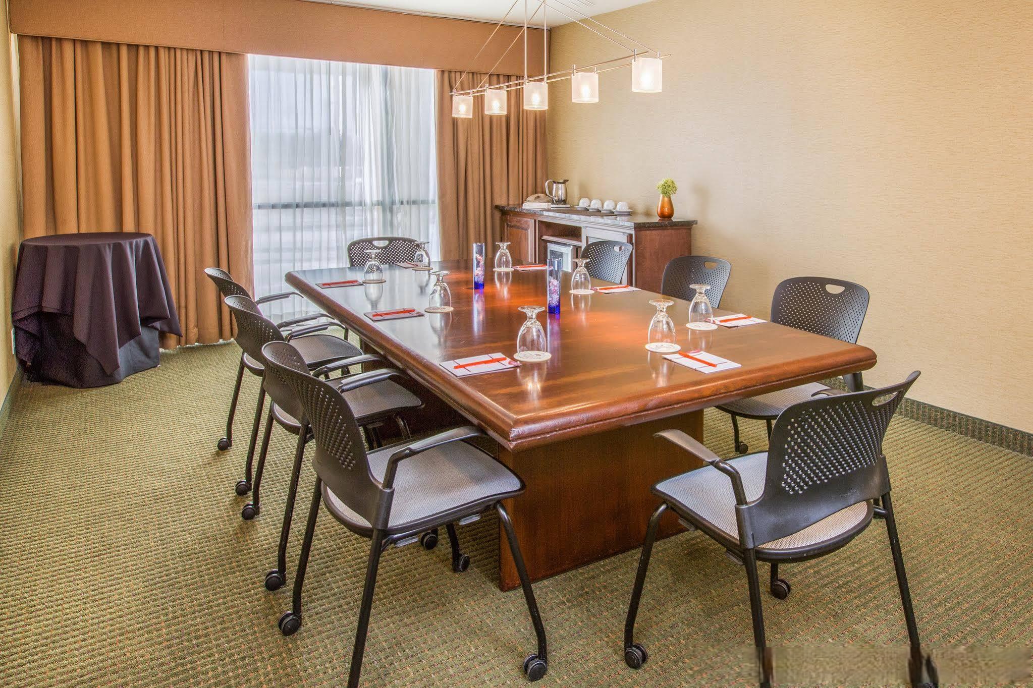 Radisson Hotel Lenexa Overland Park