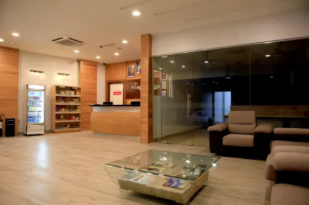 Ming Paragon Hotel Отели рядом с Аэропорт Султан Махмуд