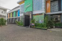 RedDoorz Plus Near Alun Alun Bandung Hotels near Alun-Alun Bandung
