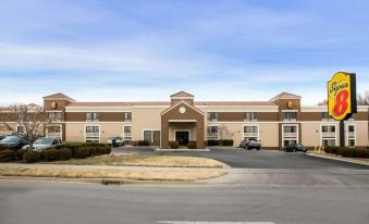 Super 8 by Wyndham Wichita East