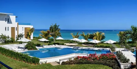 Villasun Seafront Apart at CapOuest Отели рядом с достопримечательностью «Флик ан Флак»