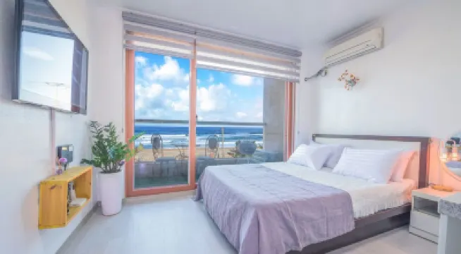 Yangyang Yemeusong Dongho Sea Pension Hotels near Donghohaesuyokjang