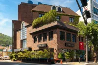 Comma Plus - Hostel Hoteles en 