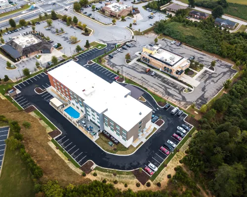 Holiday Inn Express & Suites GAINESVILLE - LAKE LANIER AREA by IHG Hotels in Hall County