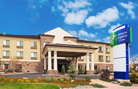 Holiday Inn Express & Suites Tooele Отели в г. Lake Point