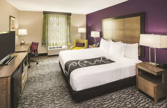 米利奇維爾拉昆塔温德姆套房酒店