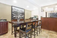 슈퍼 8 바이 윈덤 리버턴