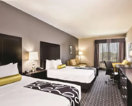 La Quinta Inn & Suites by Wyndham Rockport - Fulton Hotels in Rockport