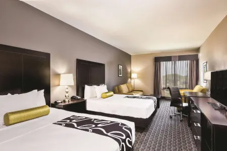 La Quinta Inn & Suites by Wyndham Rockport - Fulton Отели в г. Рокпорт