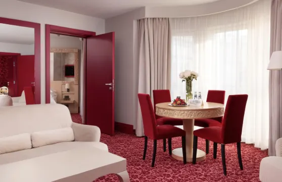 聖彼得堡多米納