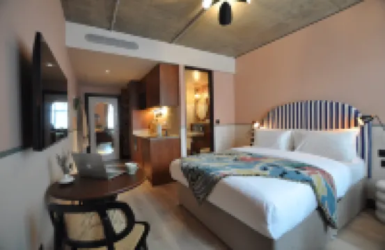 روم 2 لندن تشيسويك هوميتيل Hotels near تشيسويك