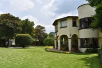 Casa Bugambilia, Un Pequeño Hotel en Tepoztlán