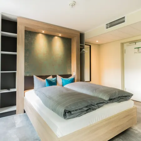 Hotel DH -Deutsches Haus- Отели в г. Эмден