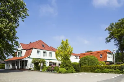 Landgasthof "Zum grünen Walde" Hotel berhampiran Lernort Deich - Deichgeschichtliche Bildungs- und Informationsstätte