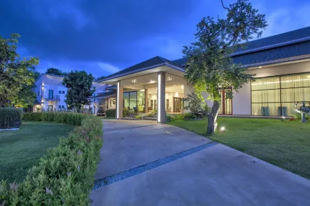 NAN Boutique Resort Отели в г. Santi Suk