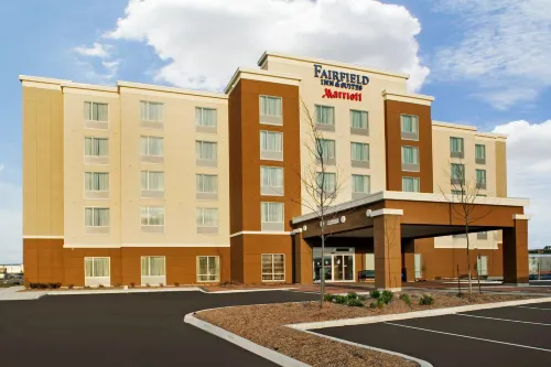 Fairfield Inn & Suites Toronto Mississauga - parking