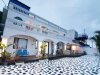 Santorini B&B Hotels near Farglory Ocean Park