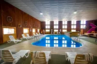 Carriage House Country Club - Pools