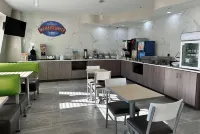 Baymont by Wyndham Noblesville - breakfast