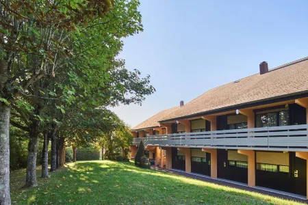 Kyriad Caen Nord - Hérouville Saint Clair Отели в г. Коломбель