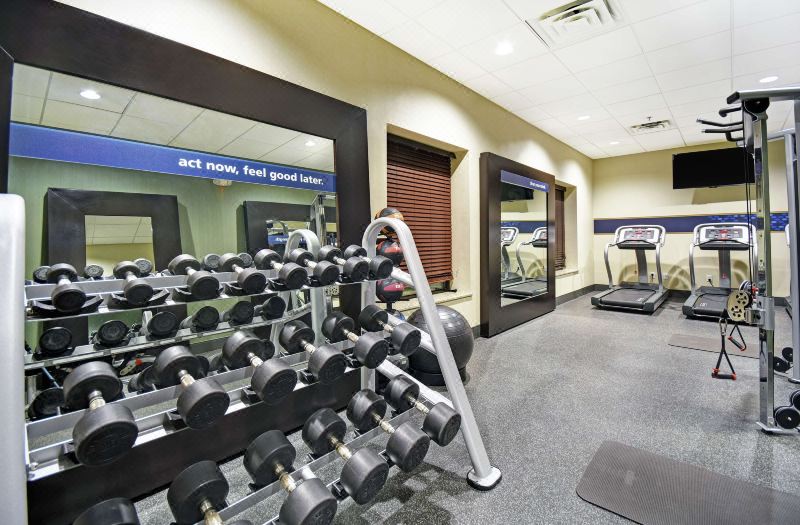 Hampton Inn & Suites Milwaukee/Franklin photo 2