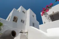 Adonis Hotel Studios & Apartments