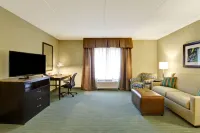 Hilton Garden Inn Woodbridge - 3-Sterne